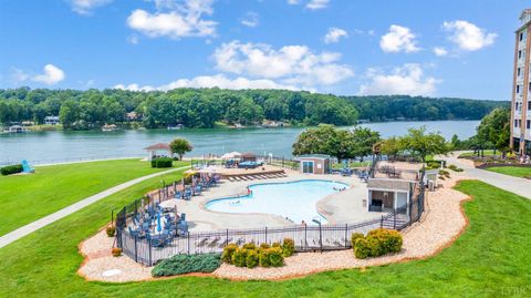 Tiny photo for 1137 Mariners Way #48, Huddleston, VA 24104 (MLS # 362032)