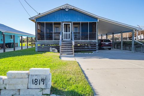 1819 S Doughty St, Rockport, TX 78382 - MLS#: 146967
