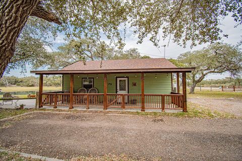 2208 N McCampbell St, Aransas Pass, TX 78336 - MLS#: 147423