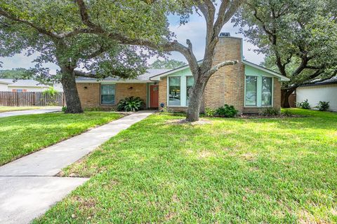 2010 Crescent Court, Rockport, TX 78382 - MLS#: 145513
