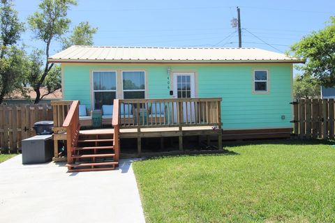 406 Charlotte Drive, Rockport, TX 78382 - MLS#: 147833