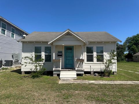 506 N Alamo St, Refugio, TX 78377 - MLS#: 147827