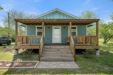 726 Third St, Bayside, TX 78340 - MLS#: 147843