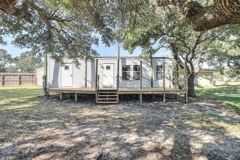 176 Grapevine Dr, Rockport, TX 78382 - MLS#: 147043