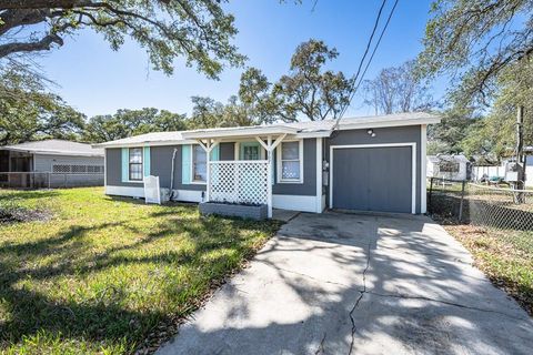 307 N Kossuth St, Rockport, TX 78382 - MLS#: 145557
