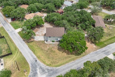 120 Retama Ln, Rockport, TX 78382 - MLS#: 147903