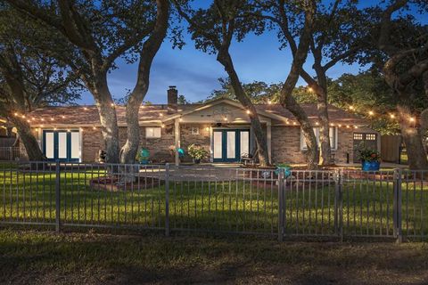 107 Marion Dr, Rockport, TX 78382 - MLS#: 147359
