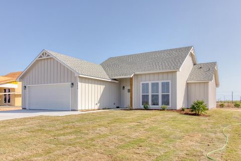 106 McLead, Rockport, TX 78382 - MLS#: 146969