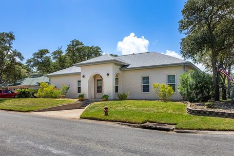 101 Bay Hills Dr, Rockport, TX 78382 - MLS#: 145403