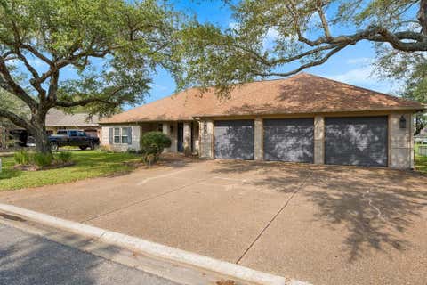 104 Peachtree Dr, Rockport, TX 78382 - MLS#: 150431