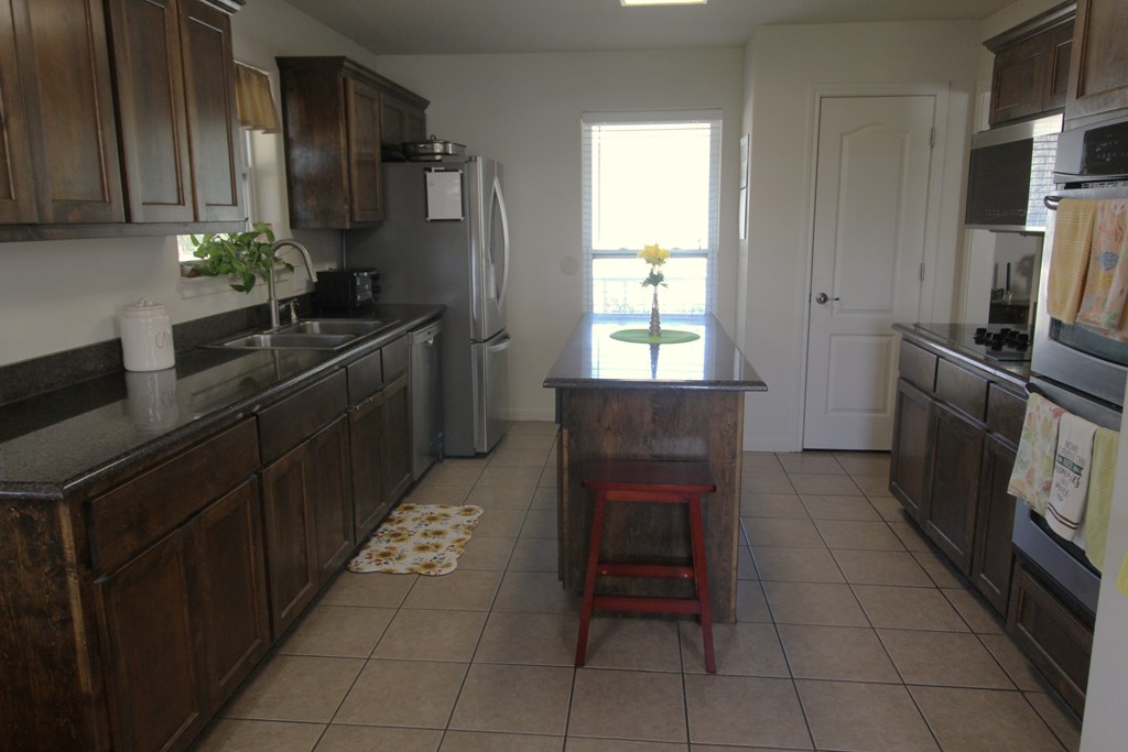 Round Top, Texas, 78946, United States, 3 Bedrooms Bedrooms, ,3 BathroomsBathrooms,Residential,Active,2034012