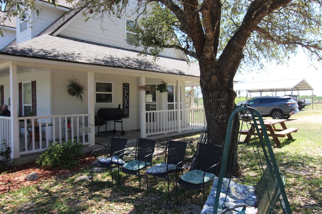 Round Top, Texas, 78946, United States, 3 Bedrooms Bedrooms, ,3 BathroomsBathrooms,Residential,Active,2034012