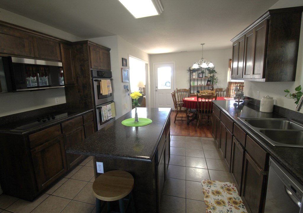 Round Top, Texas, 78946, United States, 3 Bedrooms Bedrooms, ,3 BathroomsBathrooms,Residential,Active,2034012