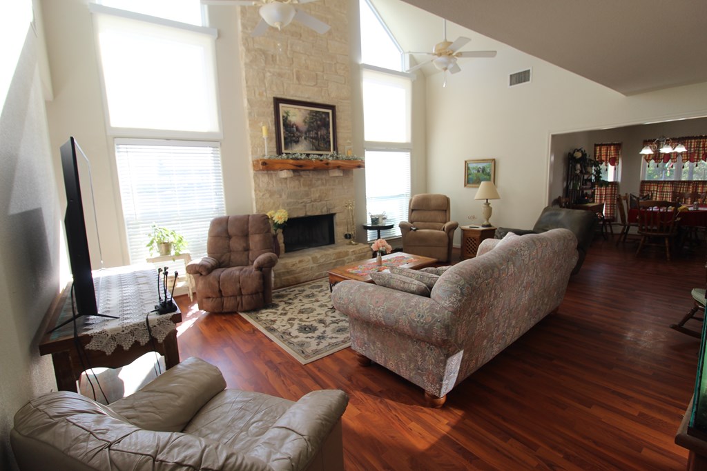 Round Top, Texas, 78946, United States, 3 Bedrooms Bedrooms, ,3 BathroomsBathrooms,Residential,Active,2034012
