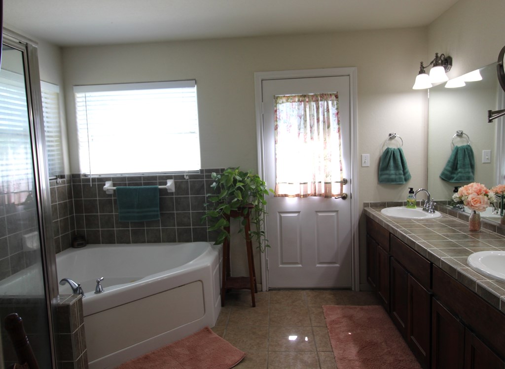 Round Top, Texas, 78946, United States, 3 Bedrooms Bedrooms, ,3 BathroomsBathrooms,Residential,Active,2034012