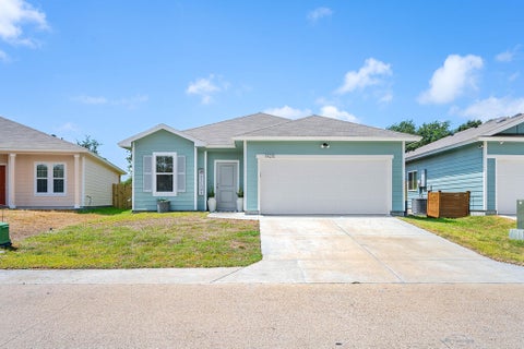 1925 Lighthouse Lake Ln, Aransas Pass, TX 78336 - MLS#: 155830