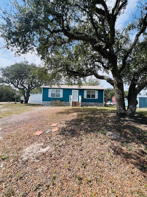 809 N Tenth St, Fulton, TX 78358 - MLS#: 154768