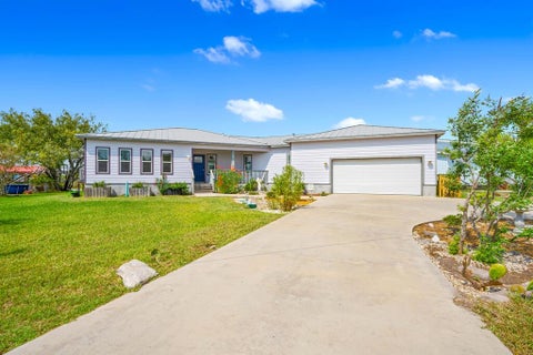 112 Ball St, Rockport, TX 78382 - MLS#: 156145