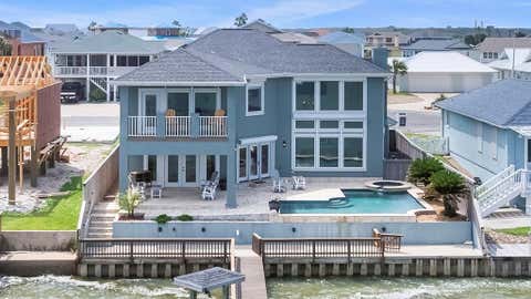 317 Bayview Dr, City By The Sea, TX 78336 - MLS#: 148071