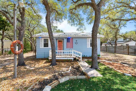 1422 S Verne St, Rockport, TX 78382 - MLS#: 154917