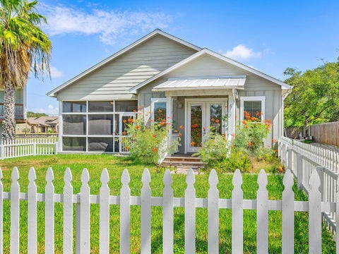 513 Traylor Boulevard, Rockport, TX 78382 - MLS#: 155876