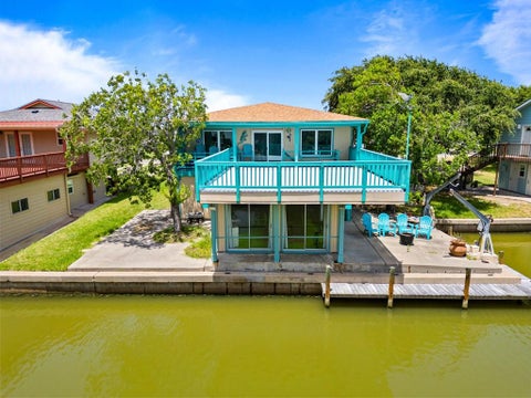 15 Front St, Rockport, TX 78382 - MLS#: 155663