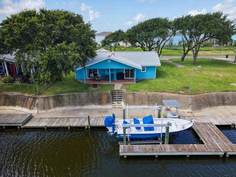 128 Palm Dr, Rockport, TX 78382 - MLS#: 155577