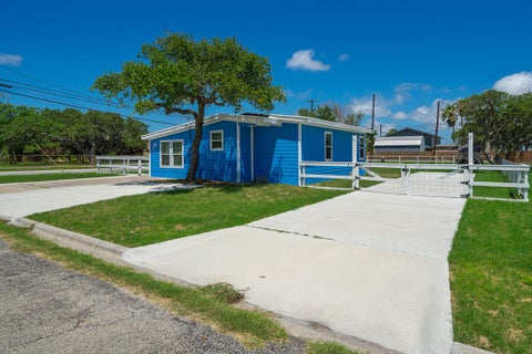 1403 Mccampbell Cor, Aransas Pass, TX 78336 - MLS#: 148852