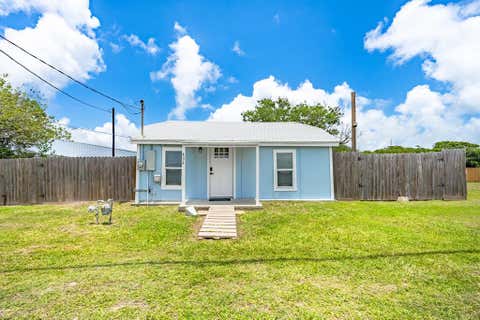 404 E North St, Rockport, TX 78382 - MLS#: 155450