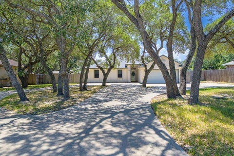 113 Oaktree St, Rockport, TX 78382 - MLS#: 148796