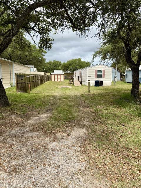 907 N Tenth St, Fulton, TX 78382 - MLS#: 155390