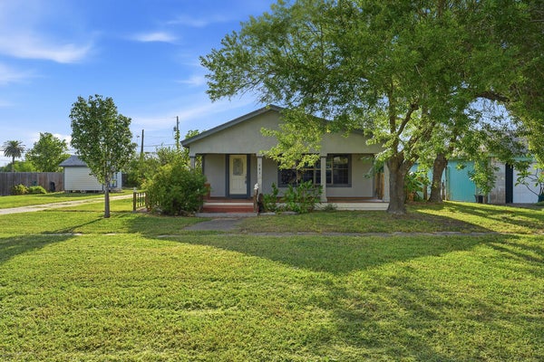 721 S HOUSTON ST, ARANSAS PASS, TX 78336 - Image a42a314219c1c8a237c8f020d40e3630/1055294926