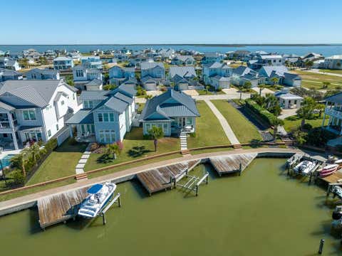 125 Foxtail Ln, Rockport, TX 78382 - MLS#: 149035