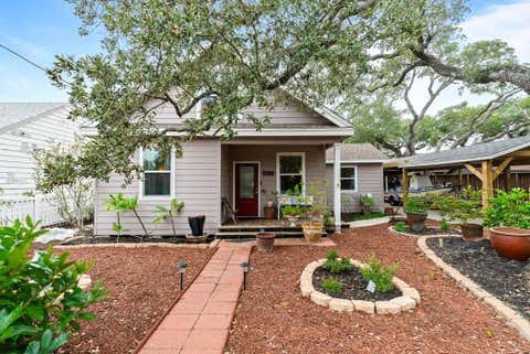 1039 N Magnolia St, Rockport, TX 78382 - MLS#: 149203