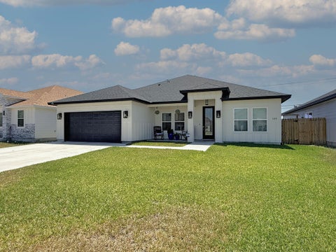 105 Traditions Dr, Rockport, TX 78382 - MLS#: 155938