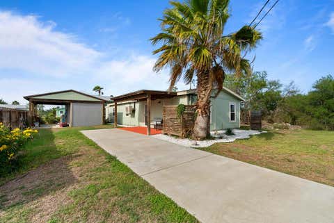 204 W Speckled Trout Ln, Rockport, TX 78382 - MLS#: 155060