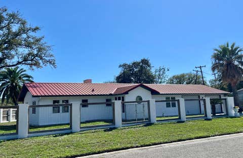 2005 Bay Ave, Rockport, TX 78382 - MLS#: 154787