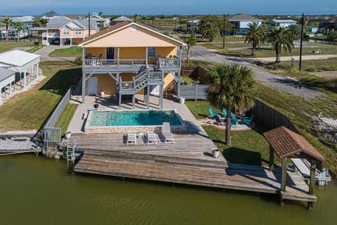 102 Ball St, Rockport, TX 78382 - MLS#: 155066