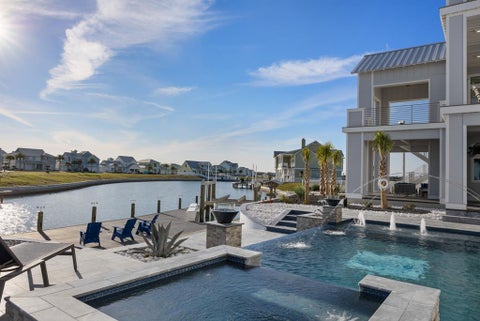 305 Estes Dr, Rockport, TX 78382 - MLS#: 149235