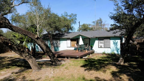 109 Palm St, Rockport, TX 78382 - MLS#: 150363