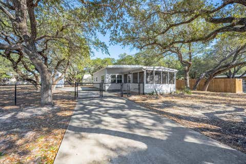 15 Bois D\'arc St, Rockport, TX 78382 - MLS#: 154754