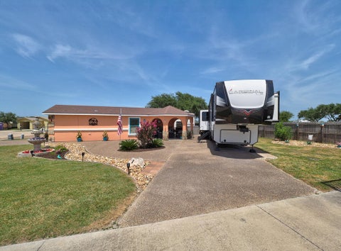 1 Augusta Cir, Aransas Pass, TX 78336 - MLS#: 156077