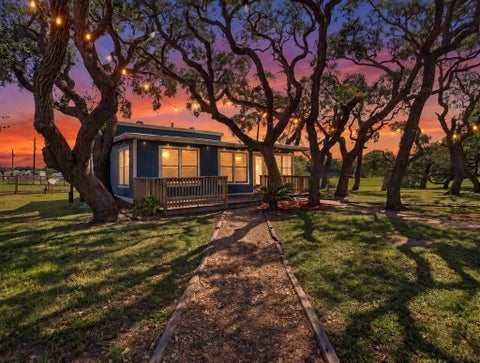 1410 S Mathis St, Rockport, TX 78382 - MLS#: 156050