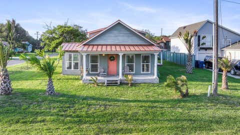 1204 E Orleans St, Rockport, TX 78382 - MLS#: 154853