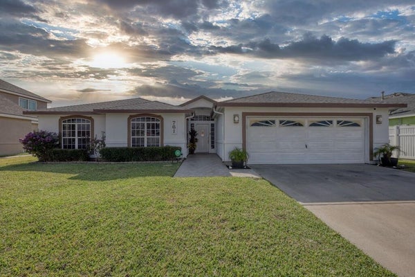 761 POMPANO DR, ARANSAS PASS, TX 78336 - Image f5d4ab2cf1fdca88e7a50f27fc1257f5/3960645211