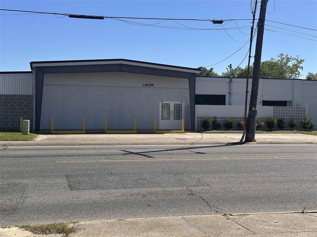 Photo 1 of 7 — 1638 Broad Street 121, 122, Lake Charles, LA 70601