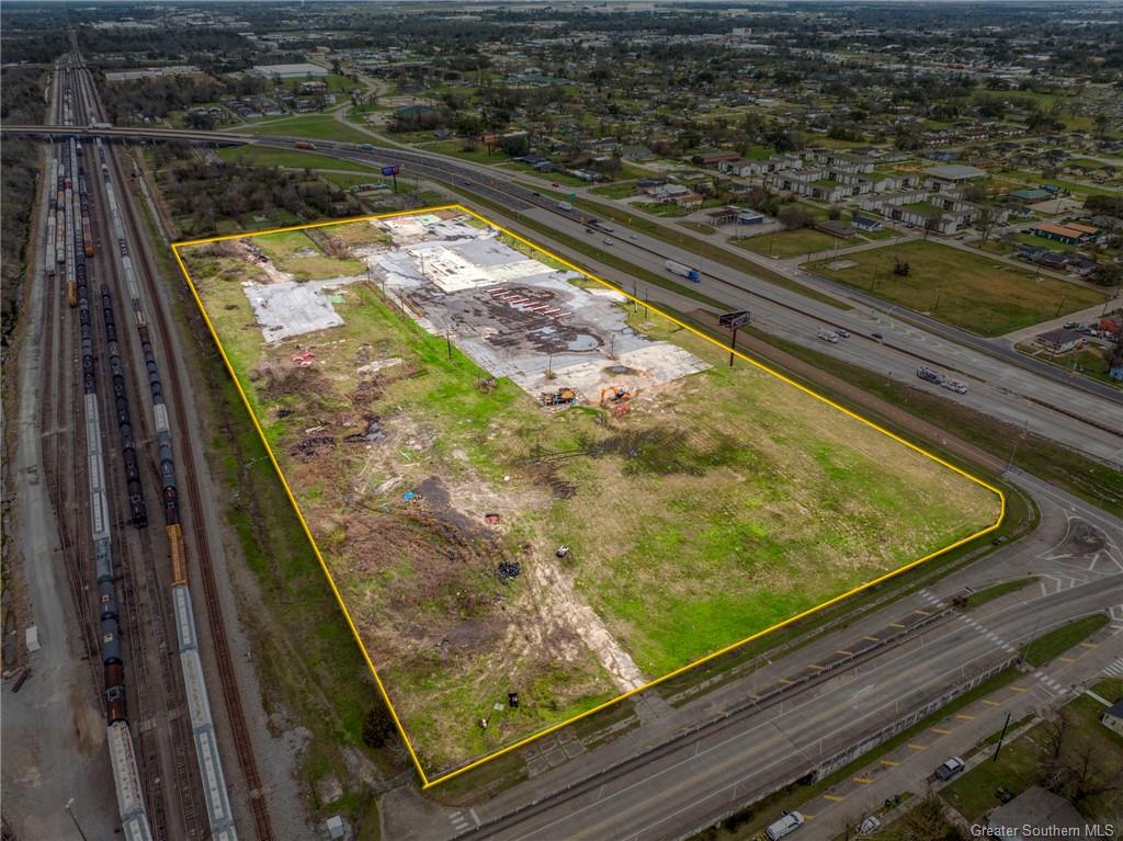 Photo 1 of 12 — 1825 Interstate 10 Interstate, Lake Charles, LA 70601