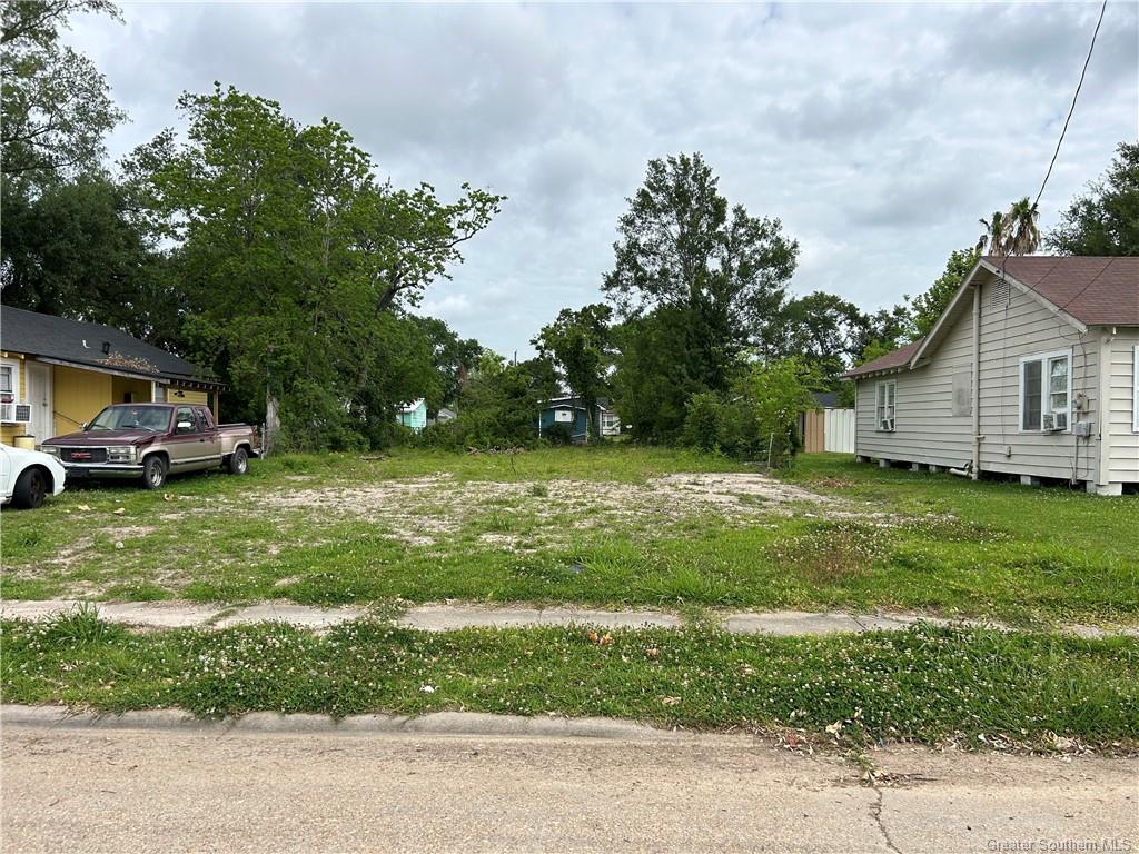 Photo 1 of 4 — 901 Fall Street, Lake Charles, LA 70601