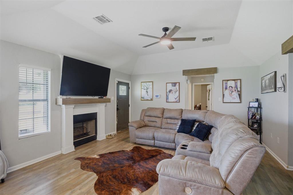 231 Cloverleaf Lane - Photo 3