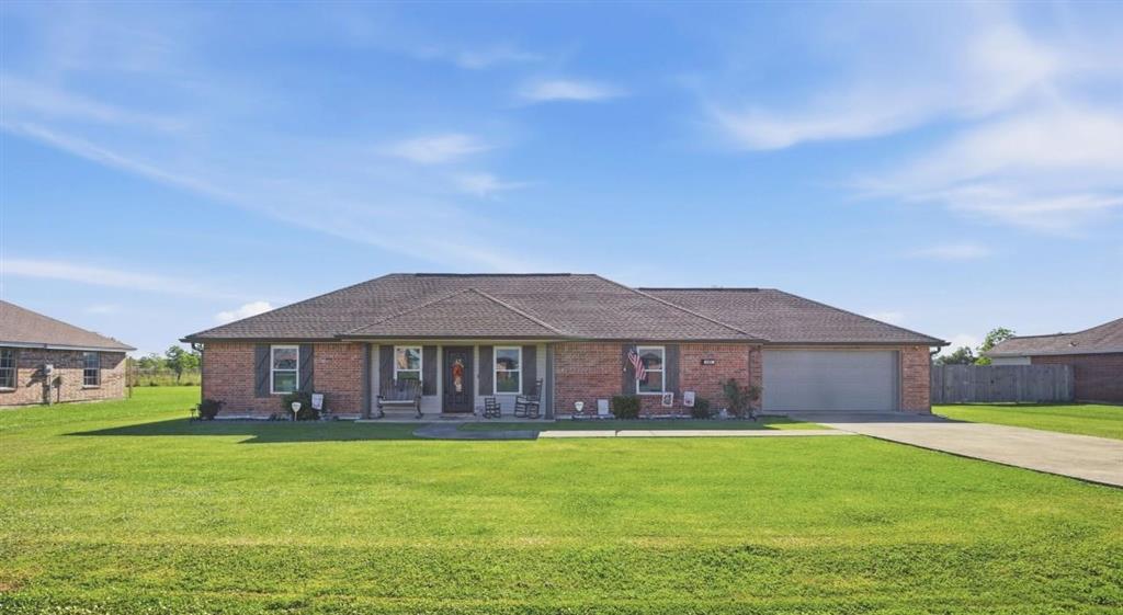 Photo 1 of 16 — 4100 Bertie Ann Road, Moss Bluff, LA 70611